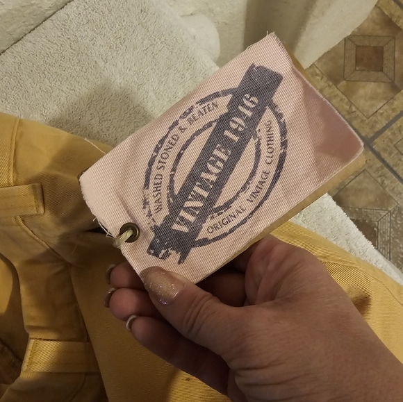 washed stoned And beaten Yellow Beer shorts Nwt Size 34 - Picture 6 of 6